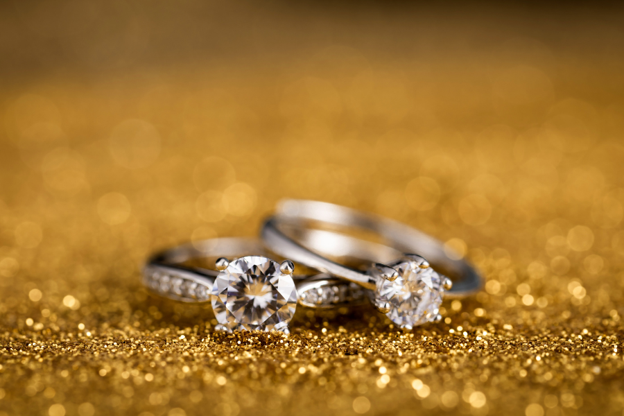 emas putih vs emas kuning