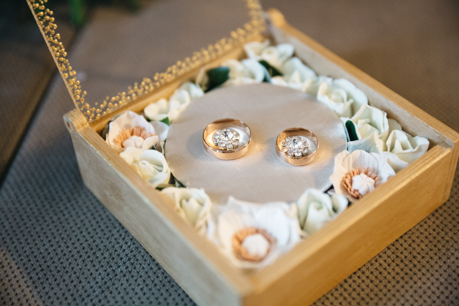 siapkan lamaran dengan perhiasan emas wahyu redjo