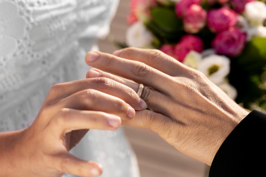 solusi saat ukuran cincin kawin kekecilan