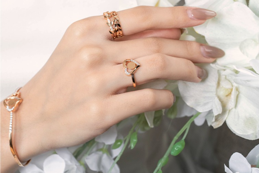 bandingkan harga pasaran emas