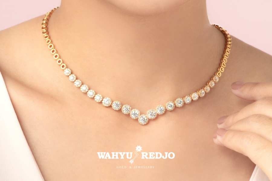 emas untuk wanita karir