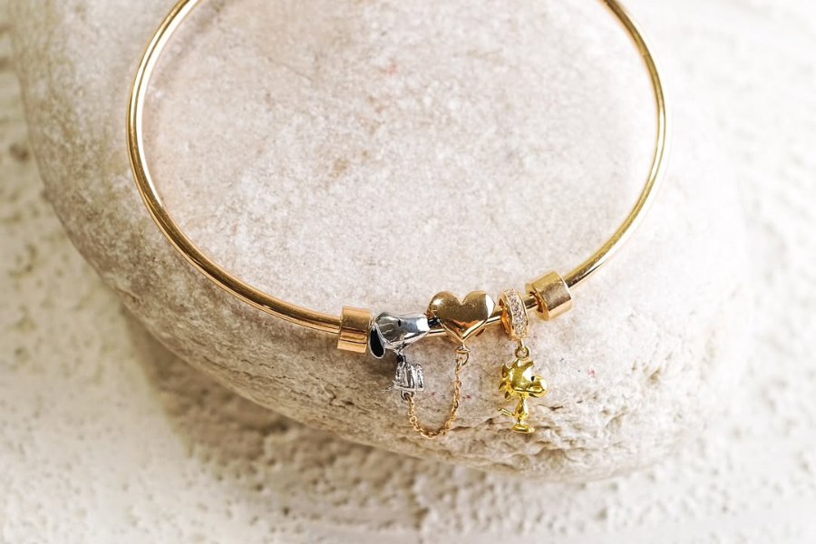 perhiasan emas sebagai investasi