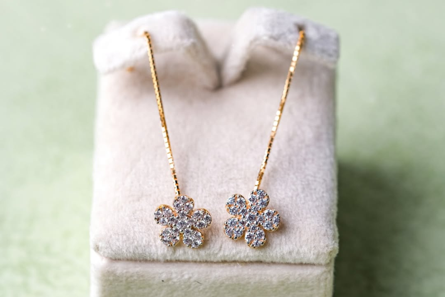 tips memilih perhiasan emas simple